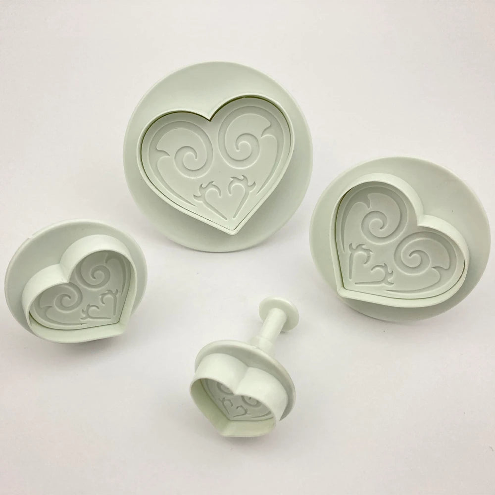 4 Moldes Corazón Filigrana con Eyector